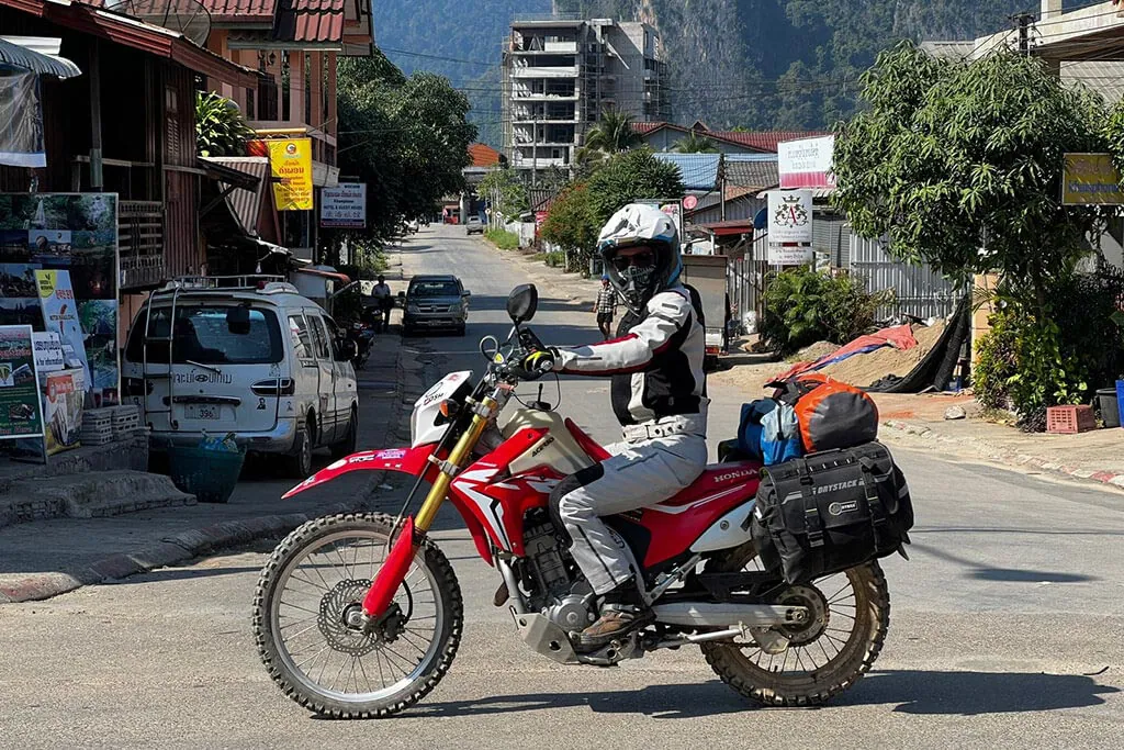 Southeast motorbike shouldn traveling Southeast motorbike shouldn traveling