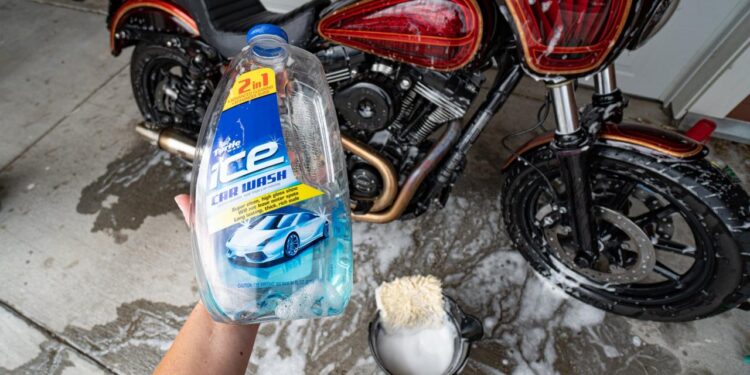 Motorcycle clean detailing